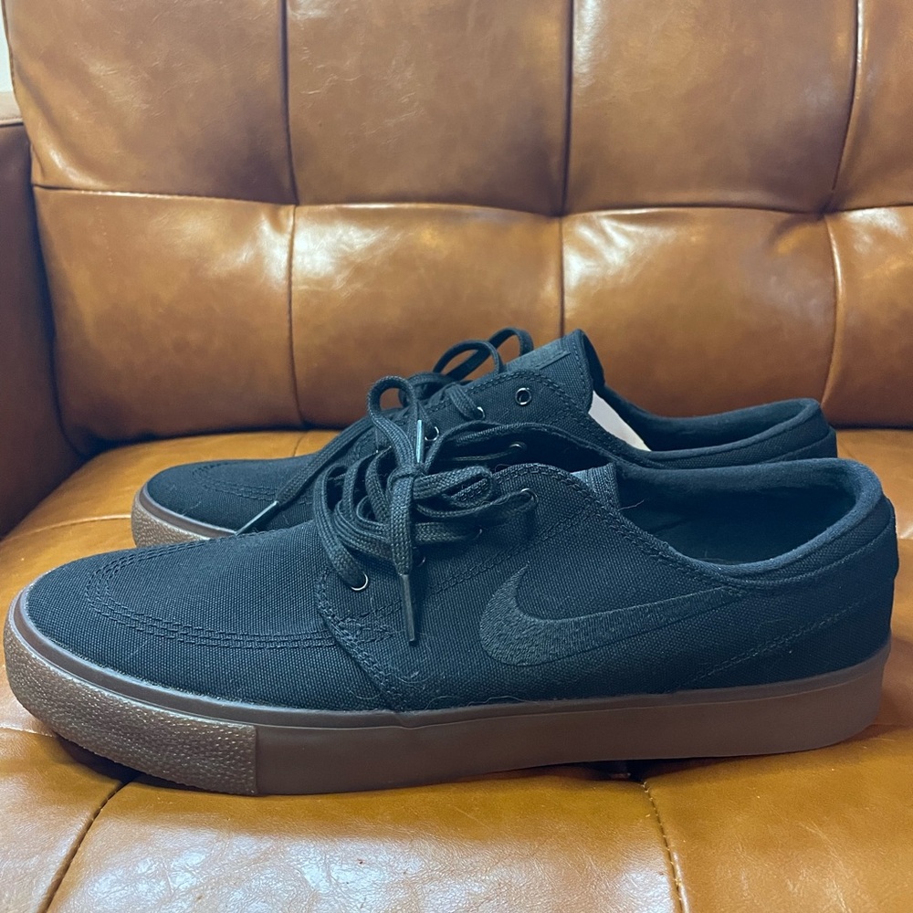 Men’s Nike Skater Shoes 10.5